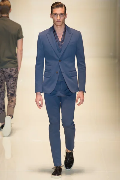 Look 8